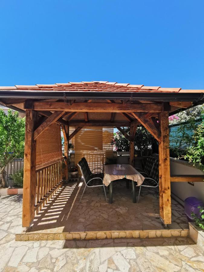 Apartmani Trupeljak Mandre Esterno foto