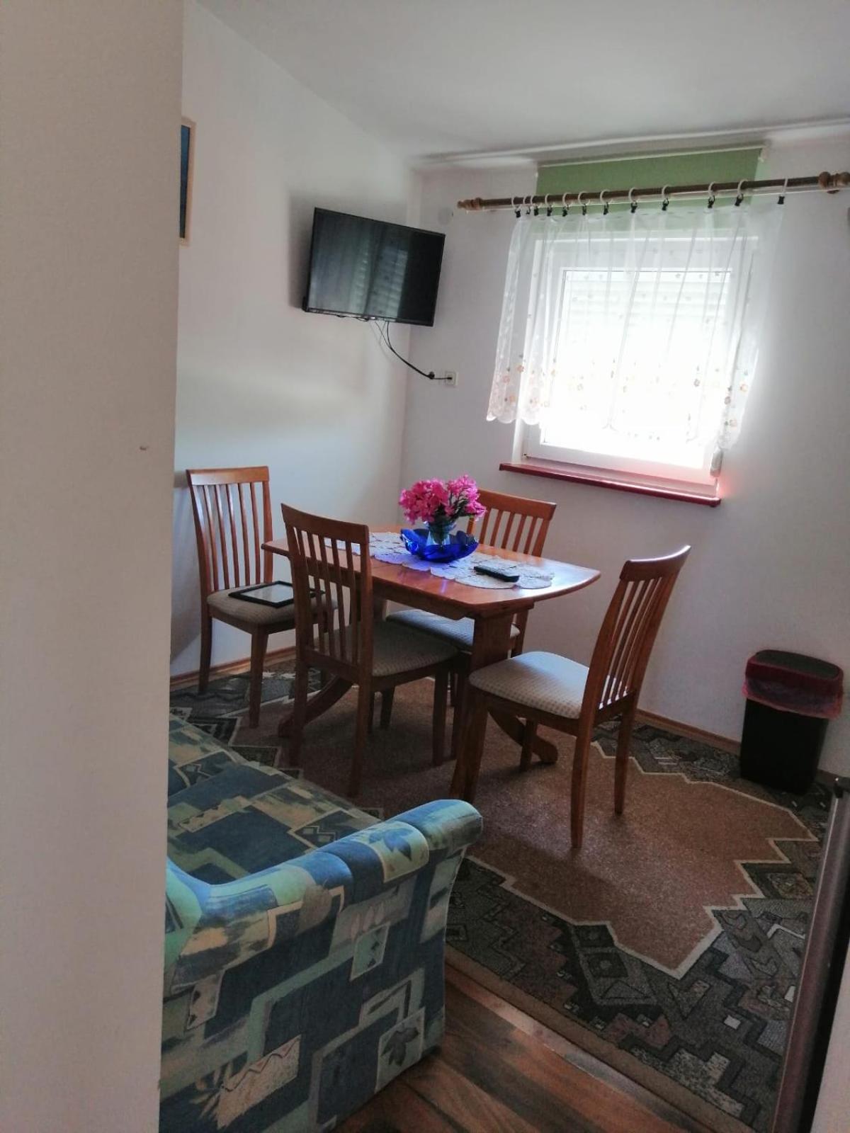 Apartmani Trupeljak Mandre Esterno foto