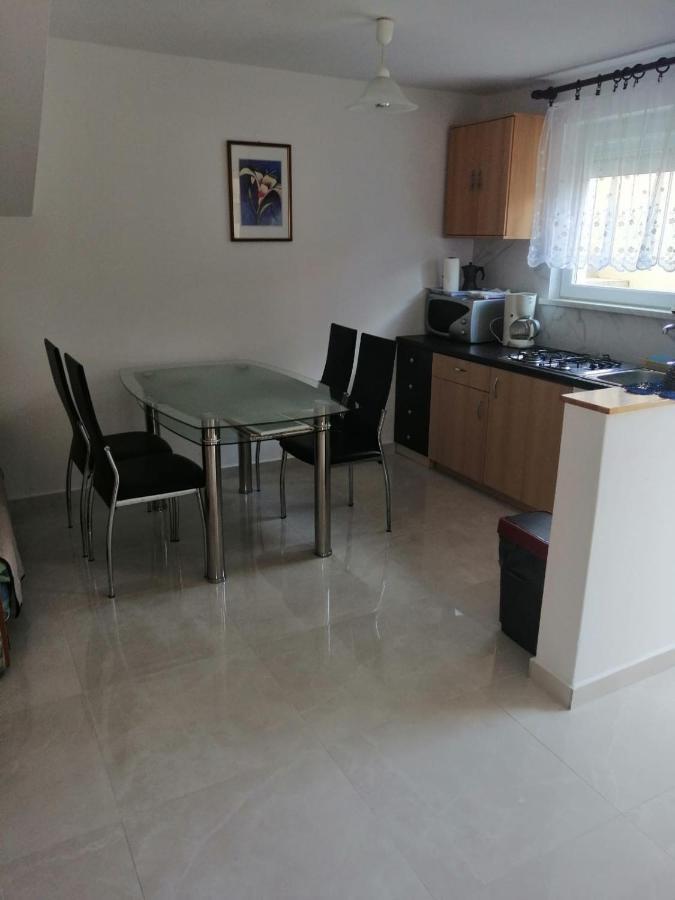 Apartmani Trupeljak Mandre Esterno foto