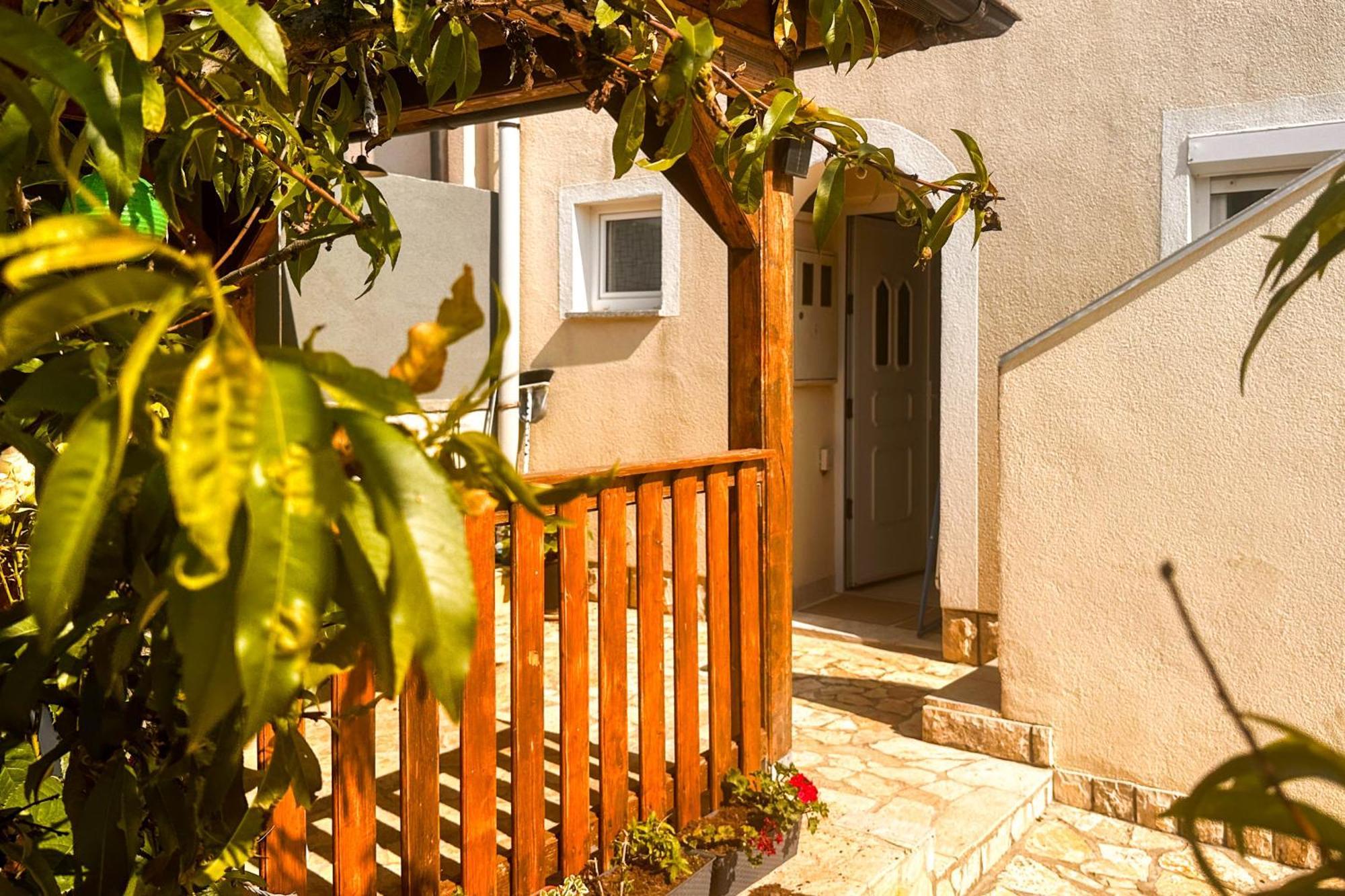 Apartmani Trupeljak Mandre Esterno foto